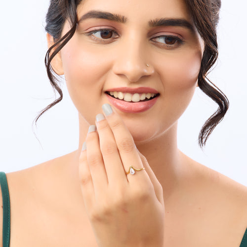 Gilded V-Pear Solitaire