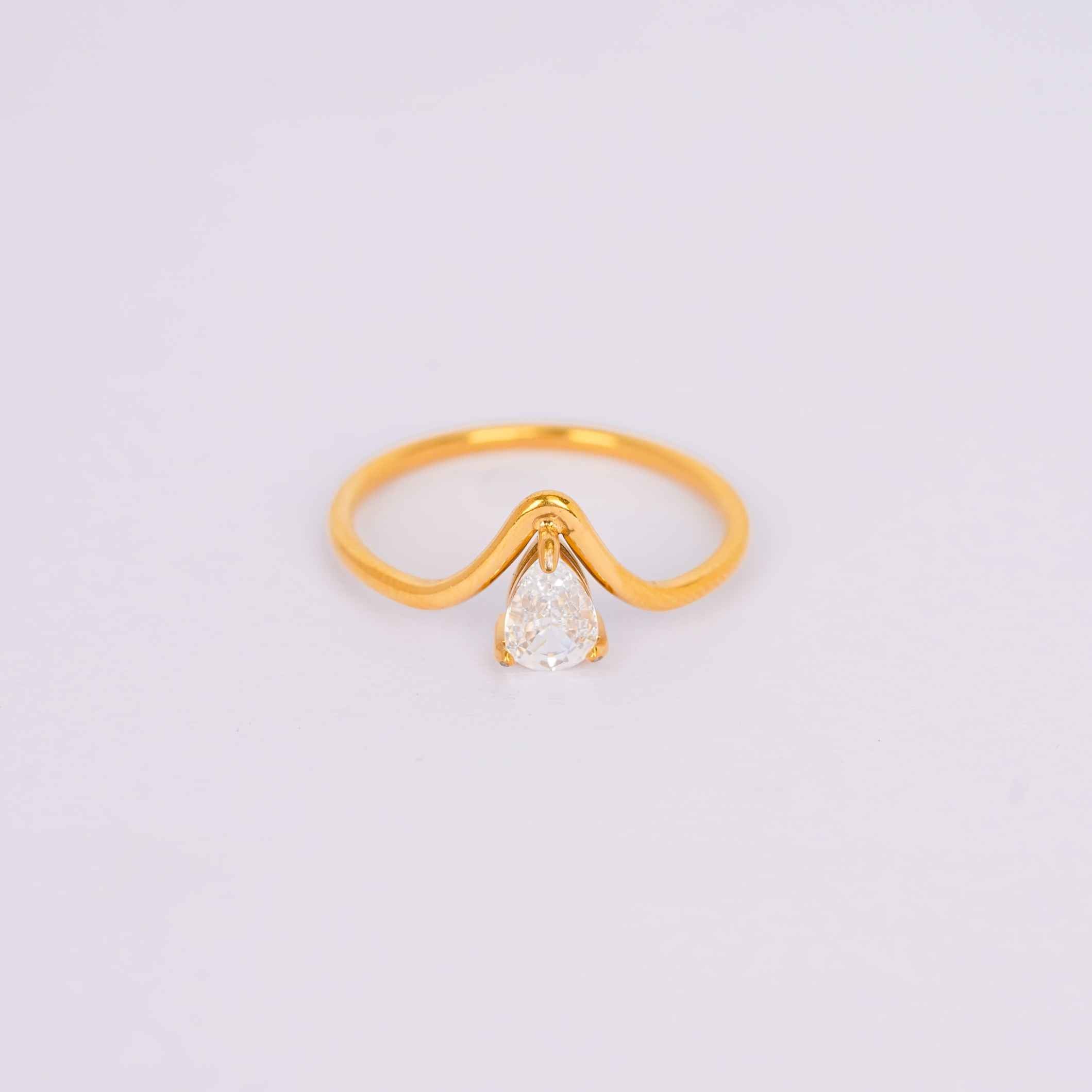 Gilded V-Pear Solitaire