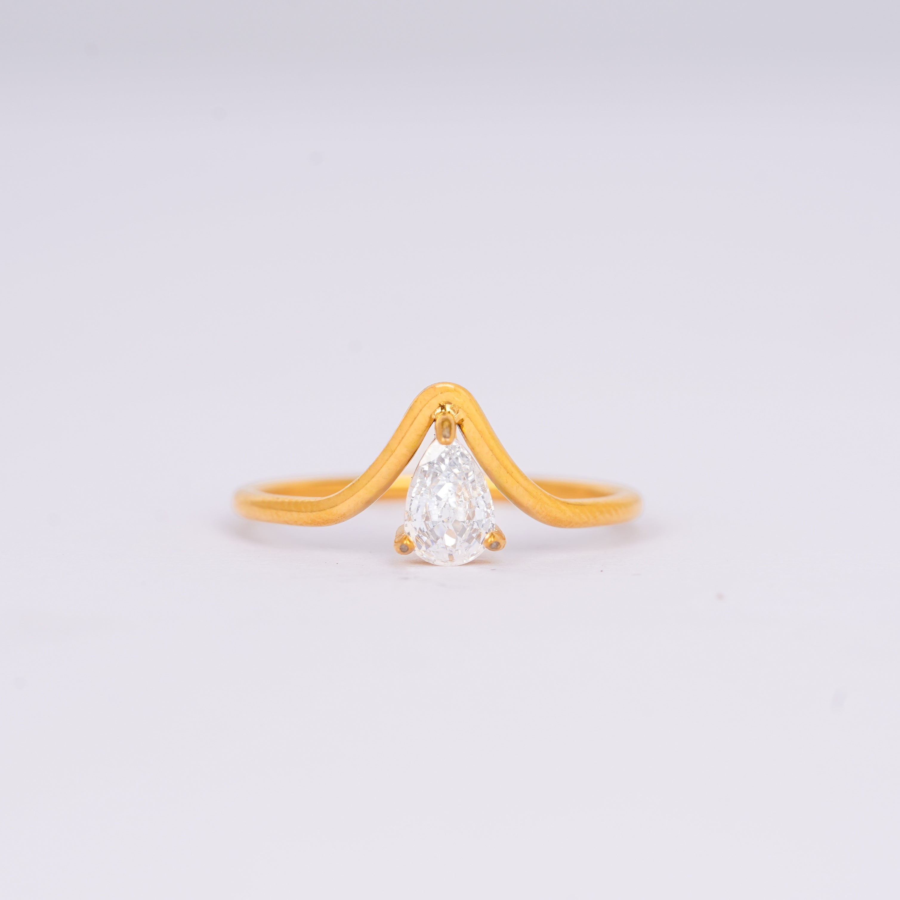 Gilded V-Pear Solitaire