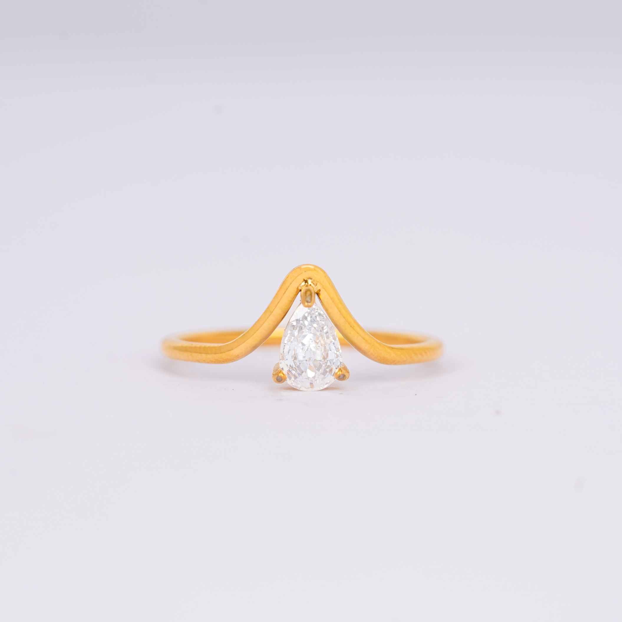 Gilded V-Pear Solitaire