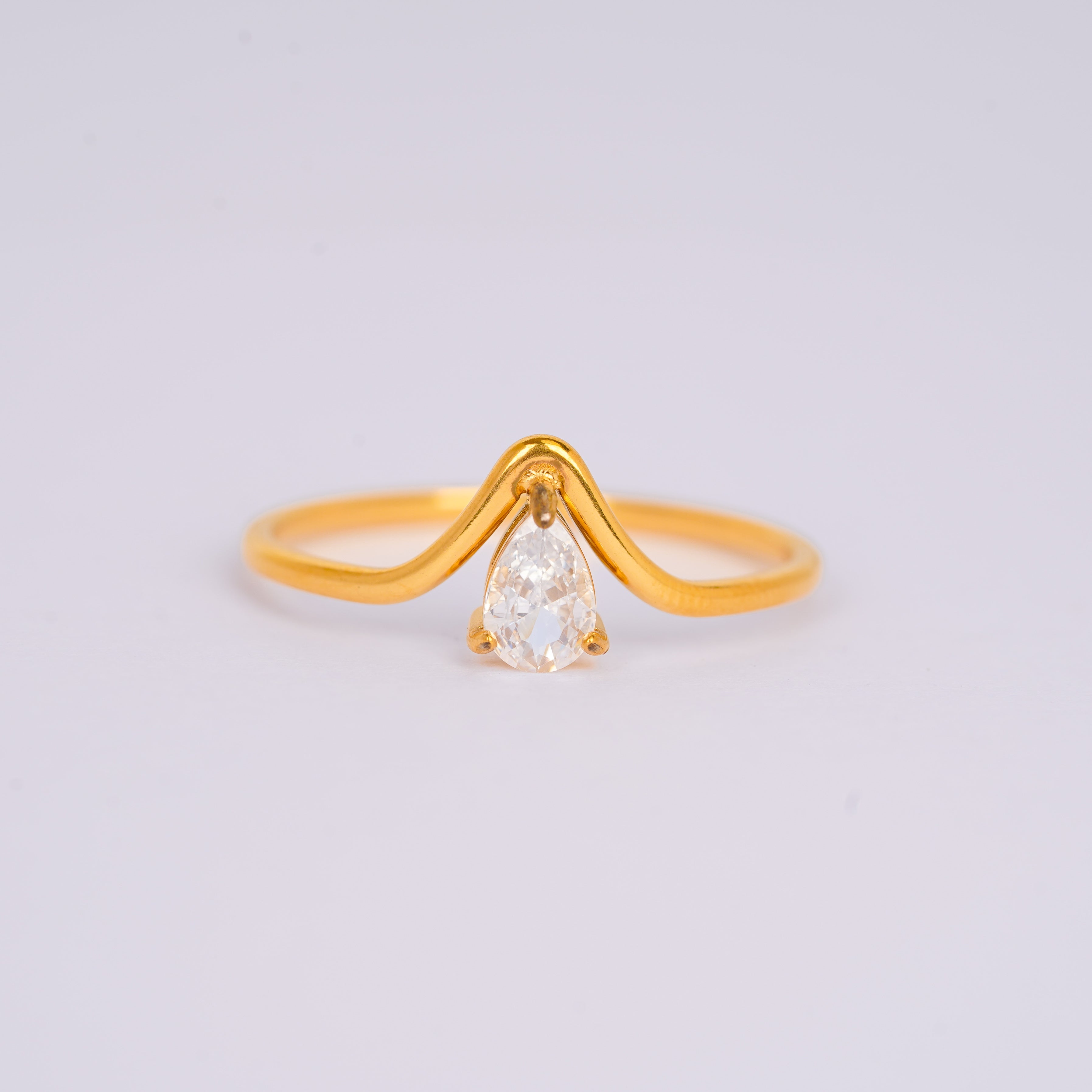Gilded V-Pear Solitaire