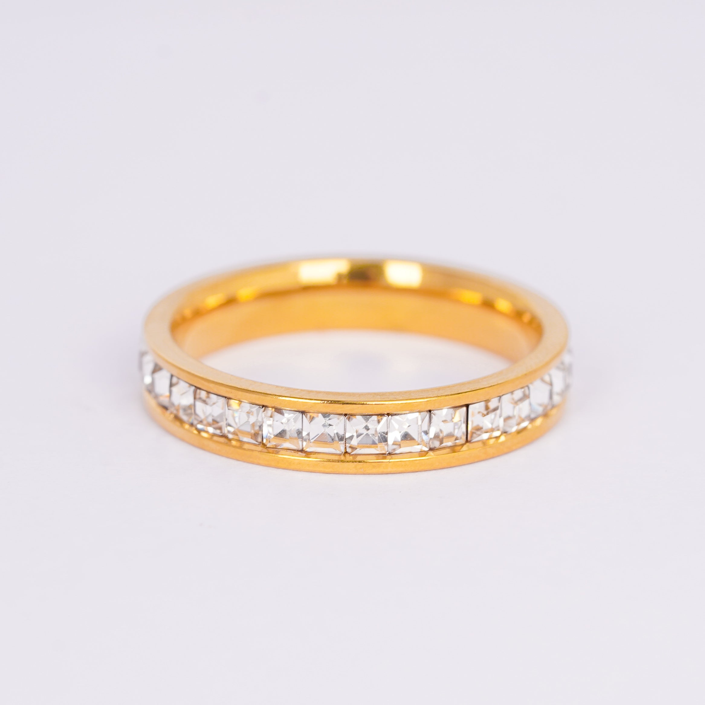Elegant Crystal Inlay Gold Band Ring