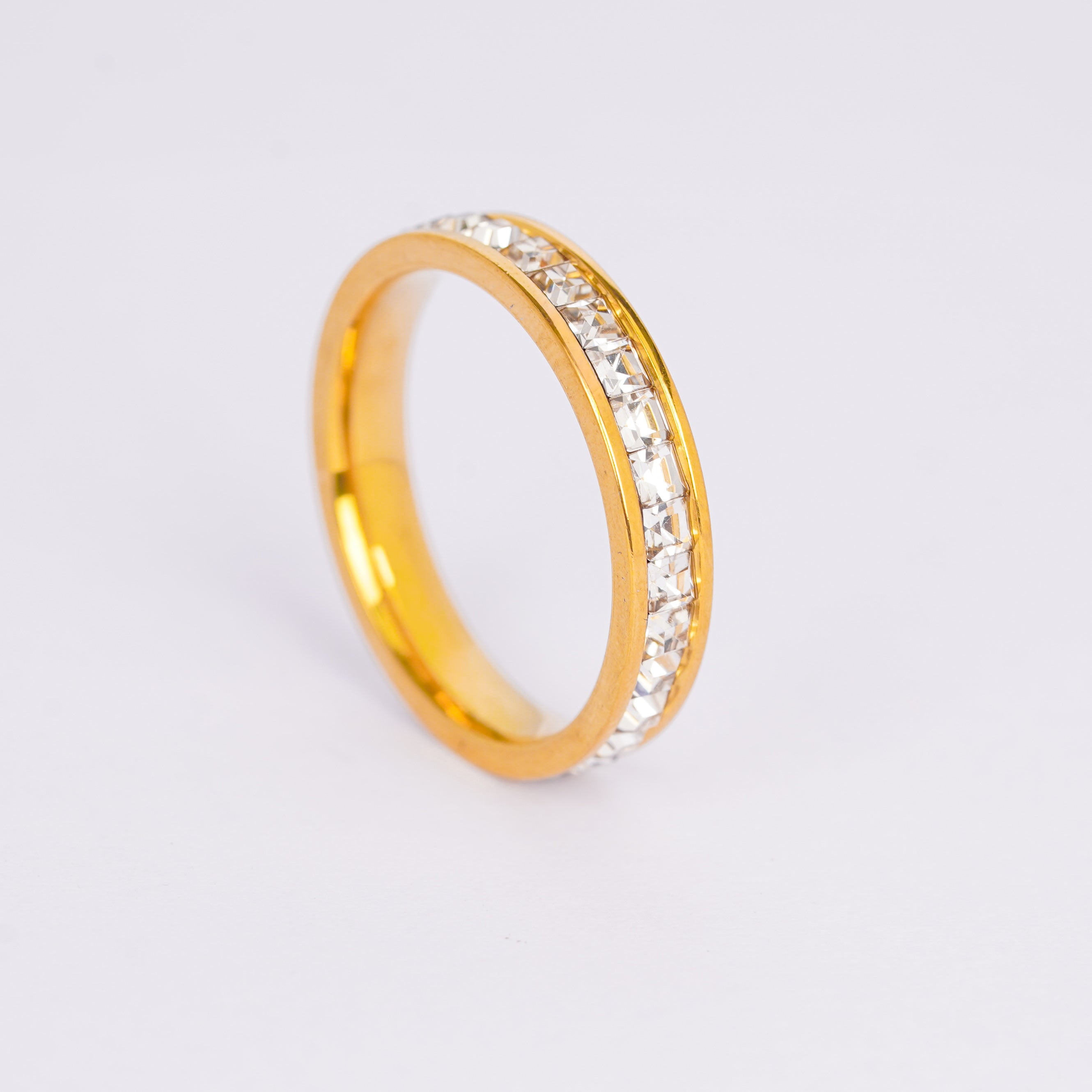 Elegant Crystal Inlay Gold Band Ring