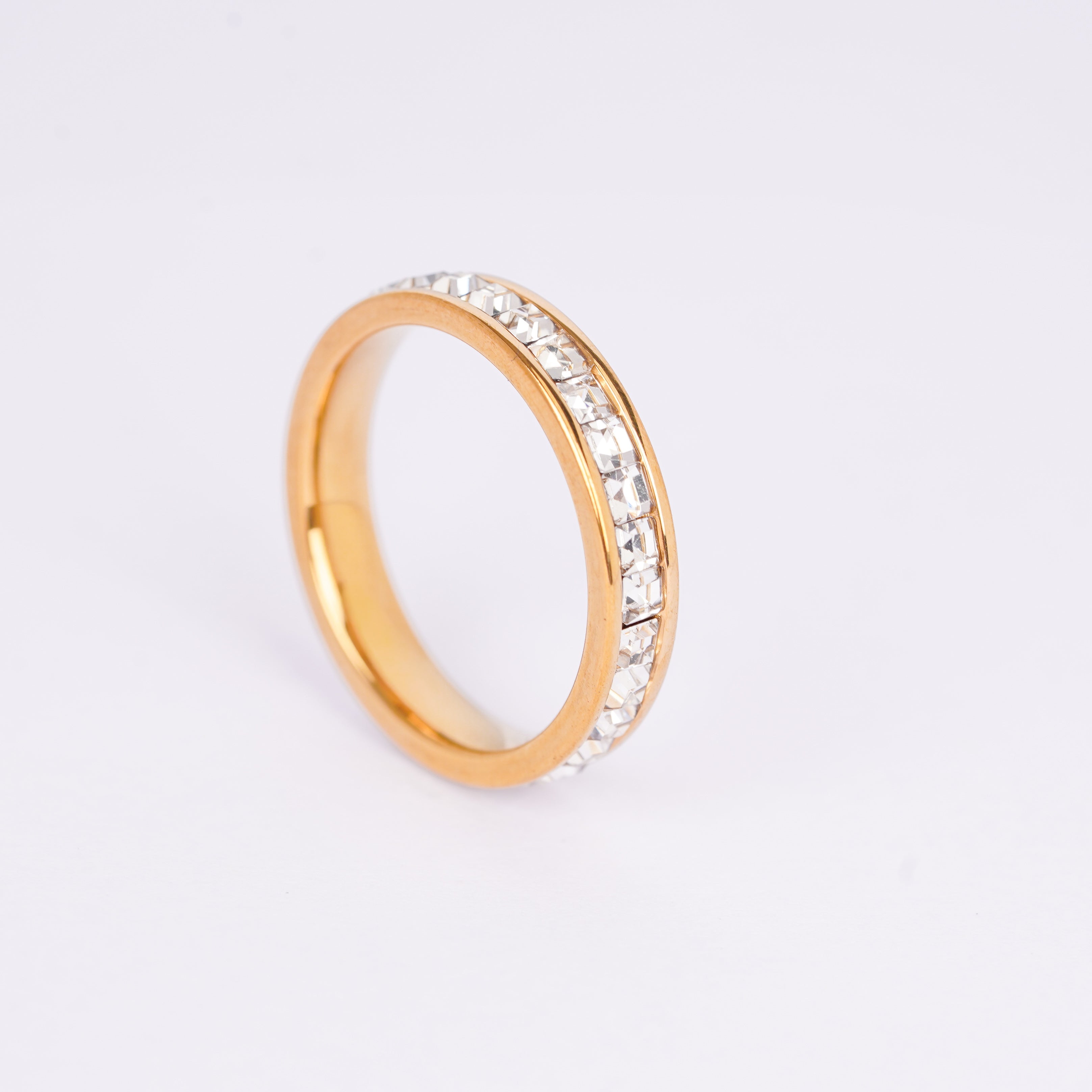 Elegant Crystal Inlay Gold Ring
