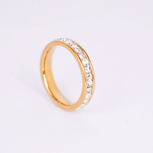 Elegant Crystal Inlay Gold Ring