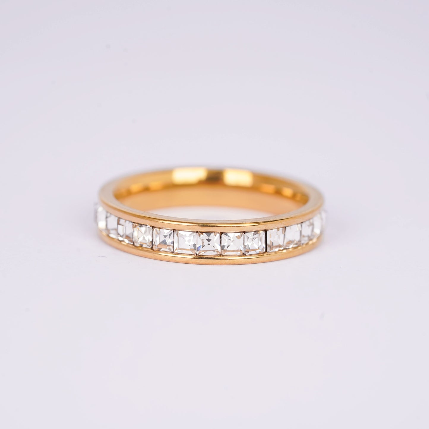 Elegant Crystal Inlay Gold Ring
