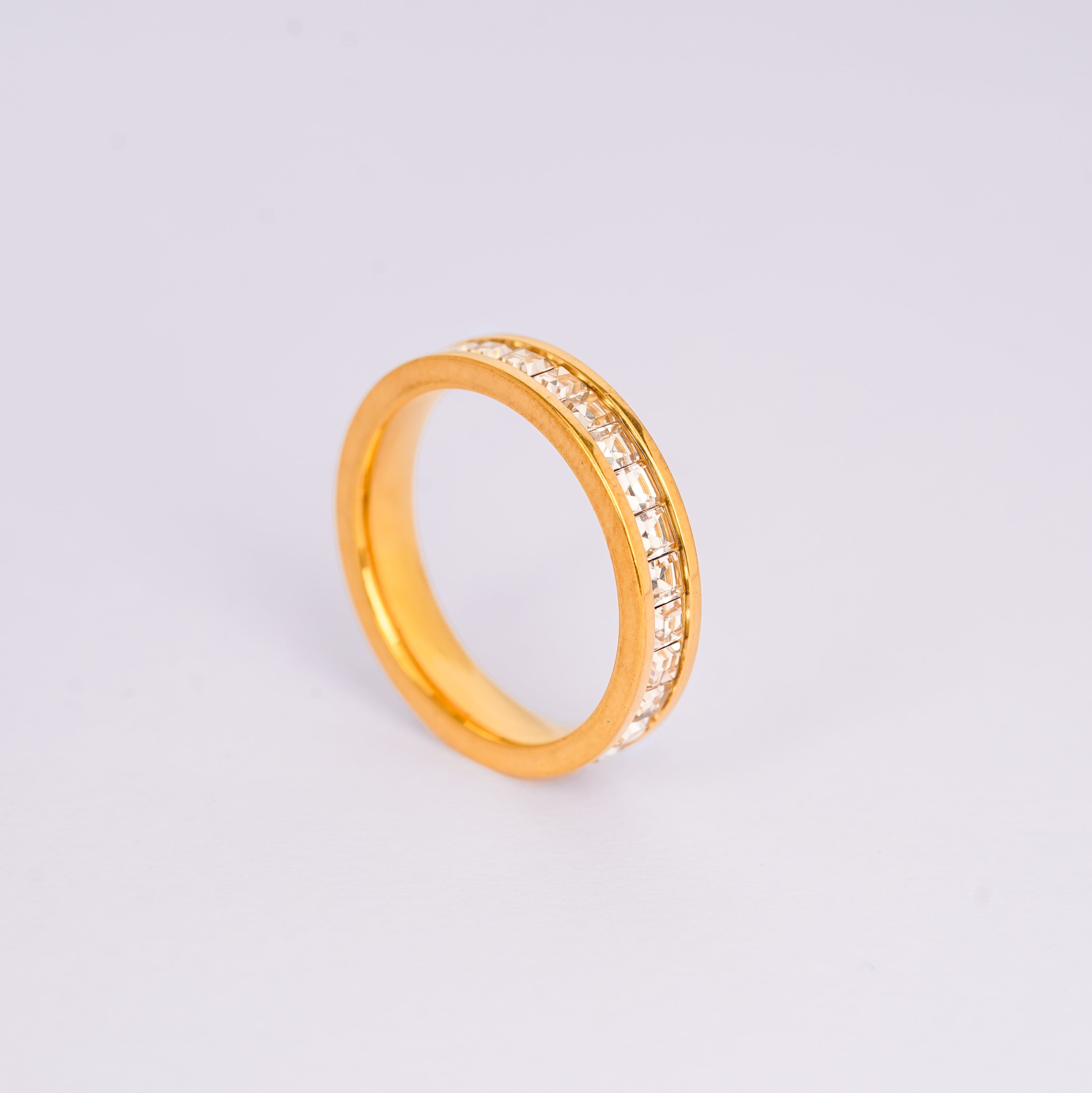 Elegant Crystal Inlay Gold Ring