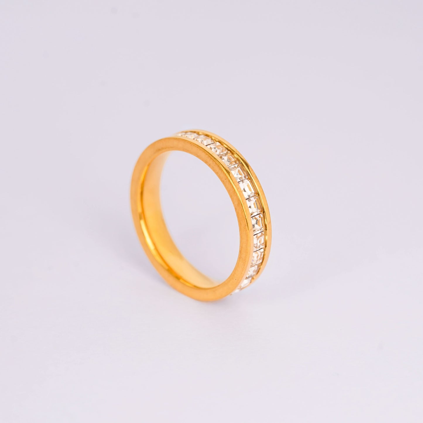 Elegant Crystal Inlay Gold Ring