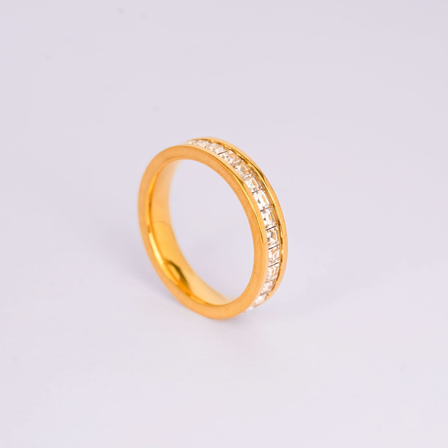 Elegant Crystal Inlay Gold Ring