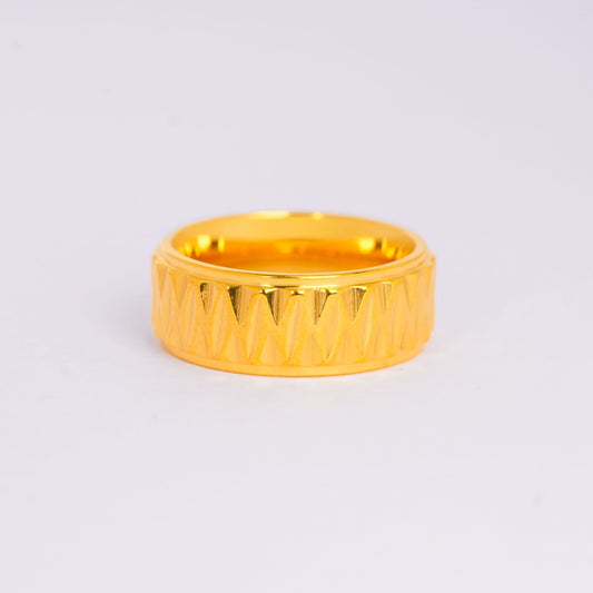Elegant Textured Gold Ring
