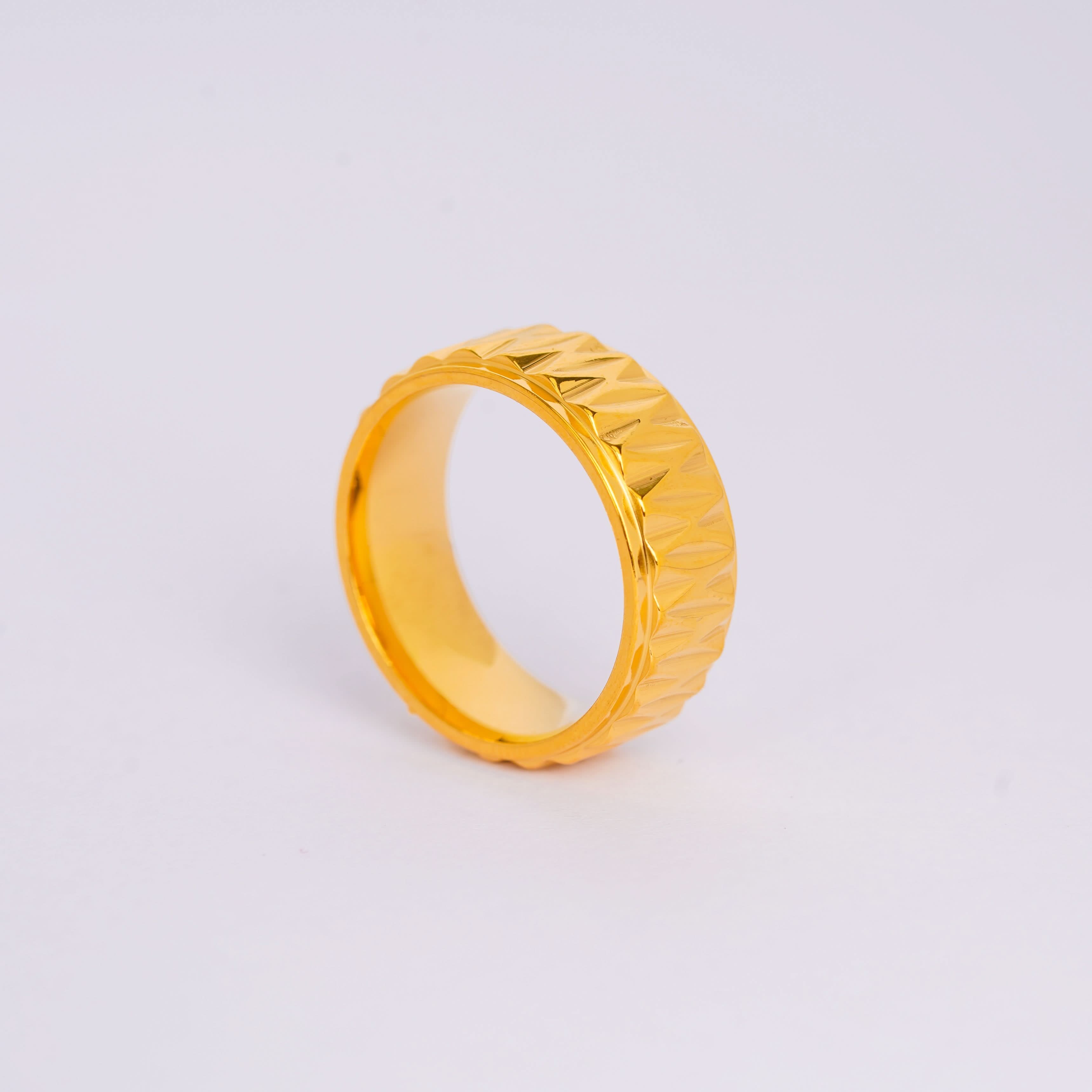 Elegant Textured Gold Ring