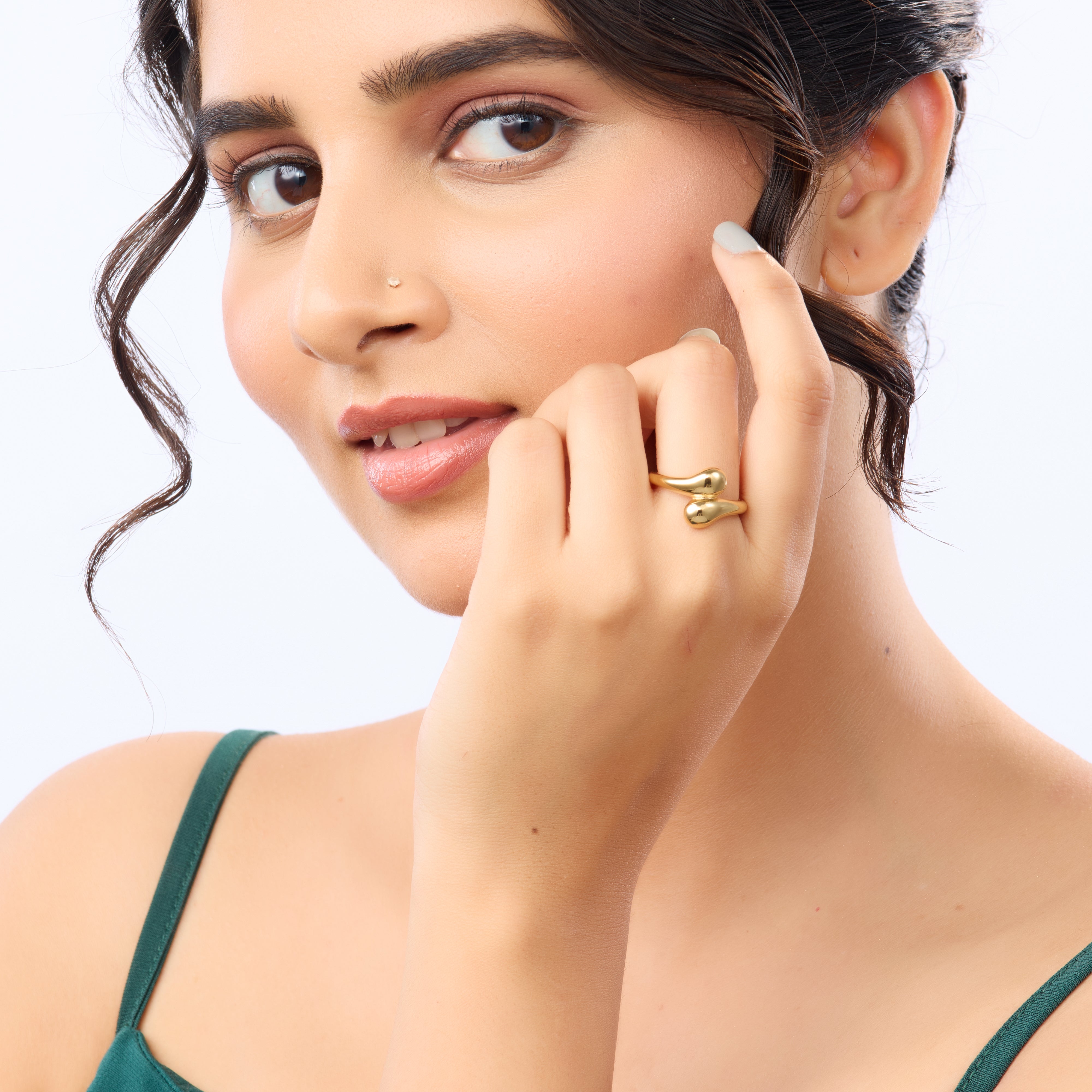 Gold Plated Abstract Oro Band Ring with Elegant Design for Women