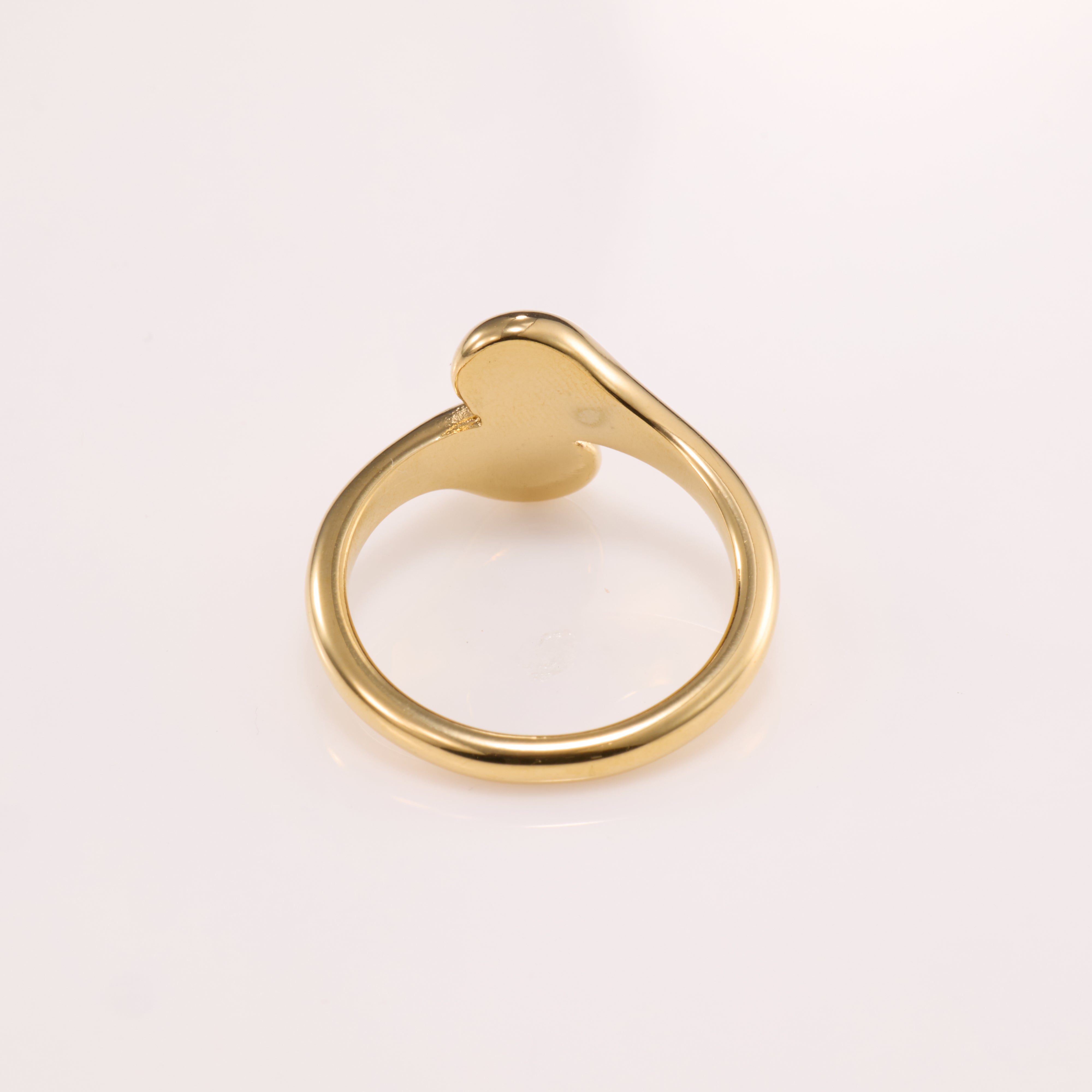 Gold Plated Abstract Oro Band Ring with Elegant Design for Women