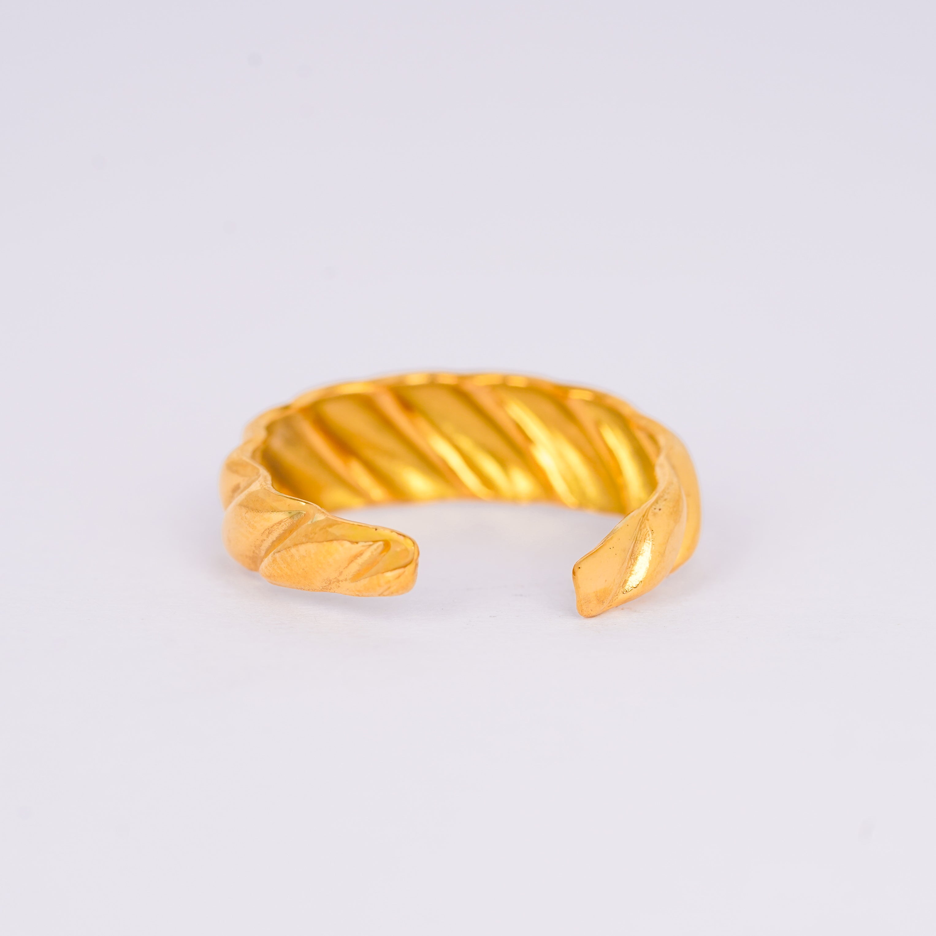 Golden Ginkgo Flow