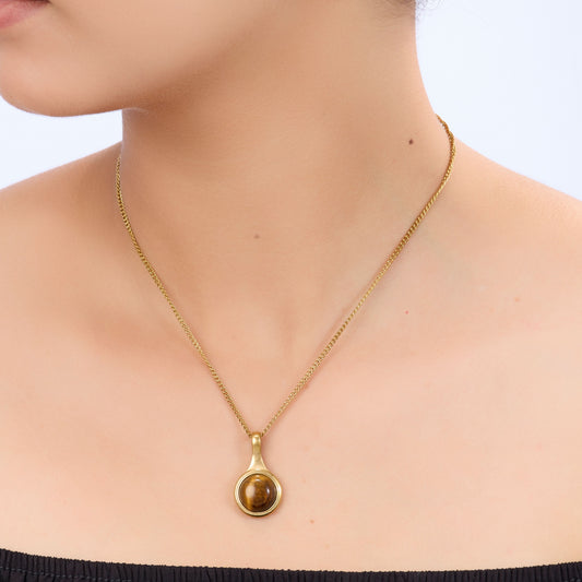 Chinoiserie-inspired round gold pendant necklace with Eastern artistic motif design-2