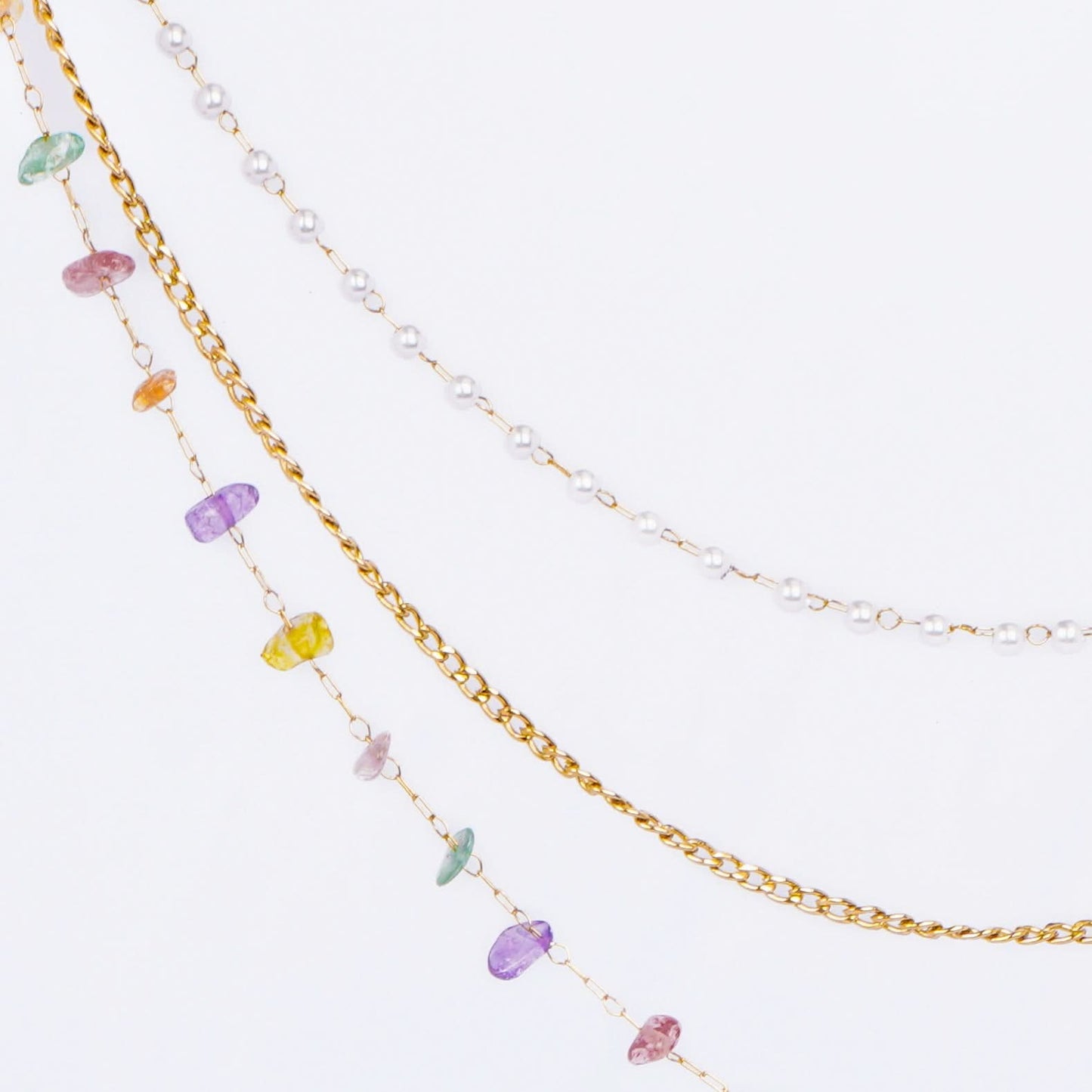 Classic heart pendant necklace on bold paperclip-style chain with polished gold finish-2