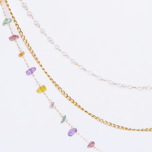 Classic heart pendant necklace on bold paperclip-style chain with polished gold finish-2