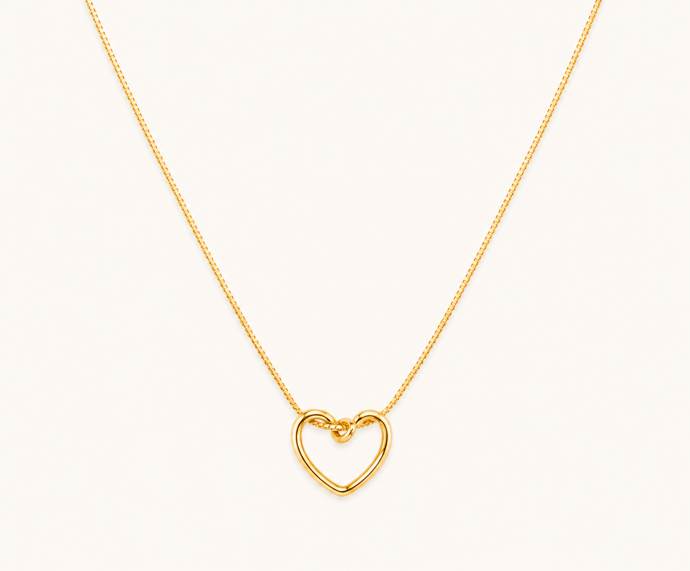 Classic simple heart pendant necklace designed for daily commute and office wear