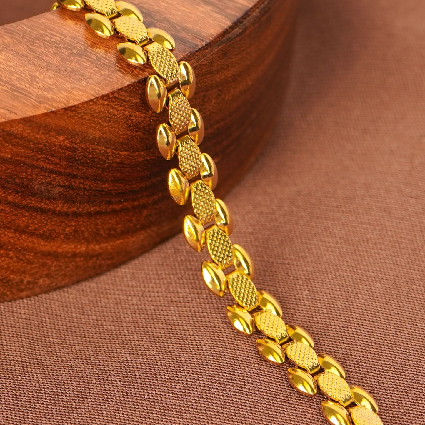 Classic Royal Link Bracelet – textured oval-link chain bracelet in 18K gold plated finish for women-3