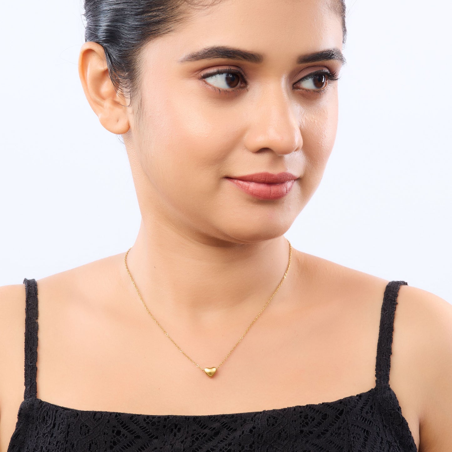 Crystal Heart Glow Necklace – sparkling crystal heart pendant on a gold plated chain for women-4