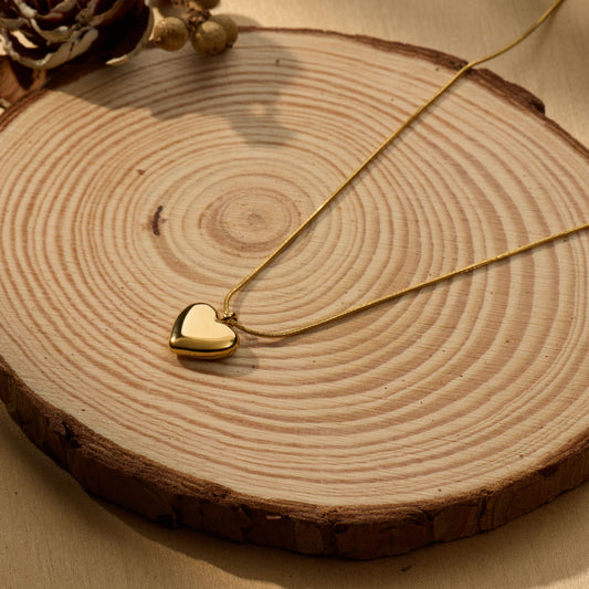 Classic dainty flat heart pendant on 40.5cm snake chain in 18K gold-plated stainless steel-4