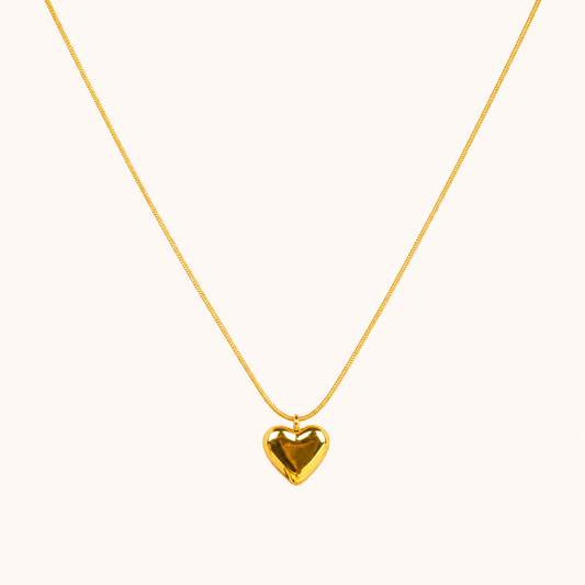 Classic dainty flat heart pendant on 40.5cm snake chain in 18K gold-plated stainless steel