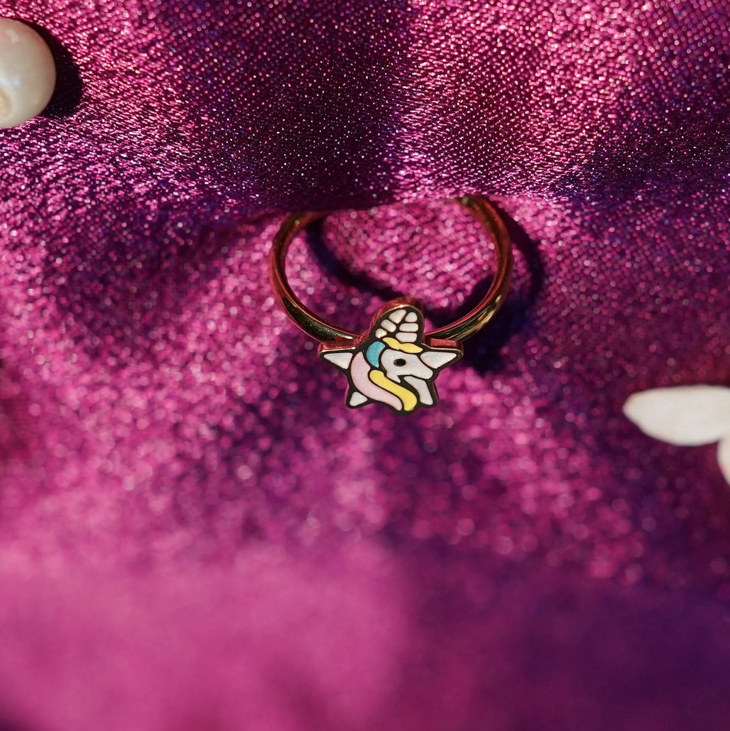 Dreamy Unicorn Star Ring – pastel enamel unicorn motif in gold-tone star frame, adjustable open-back ring-2