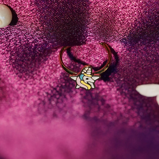 Dreamy Unicorn Star Ring – pastel enamel unicorn motif in gold-tone star frame, adjustable open-back ring-2