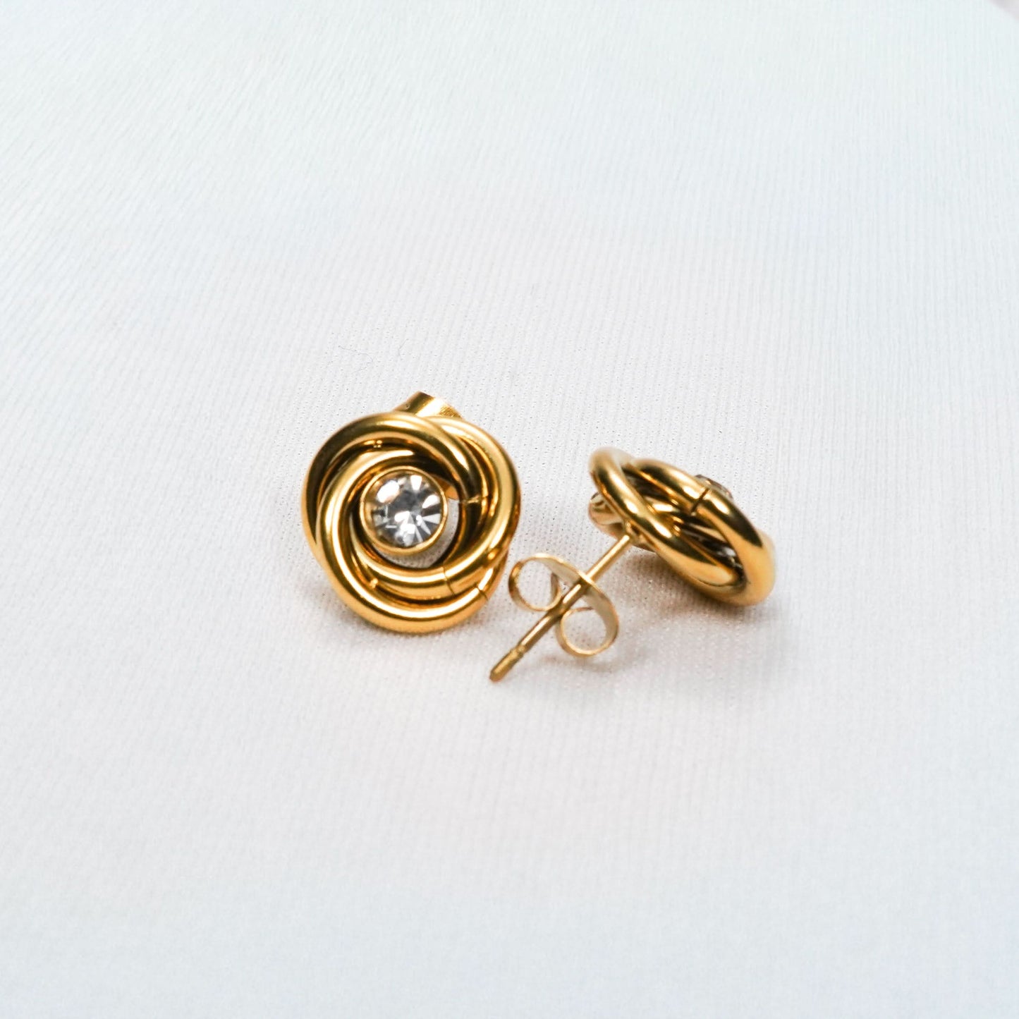 Edge Gold Knot Crystal Centre Stud Earrings – 3D gold knot with brilliant-cut crystal center stud earrings-4