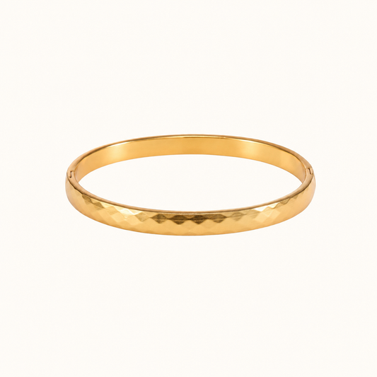 Faceted Classic Gold Bangle – geometric faceted slim structured gold bangle with hinged clasp, 18K gold plated-2