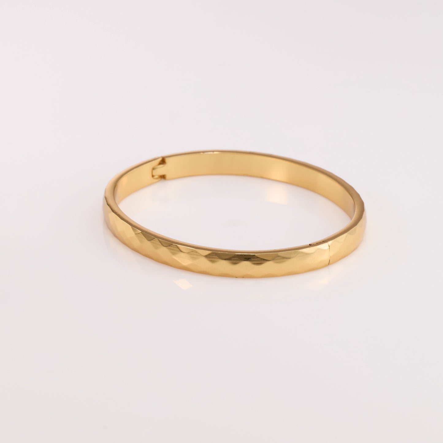Faceted Classic Gold Bangle – geometric faceted slim structured gold bangle with hinged clasp, 18K gold plated-5
