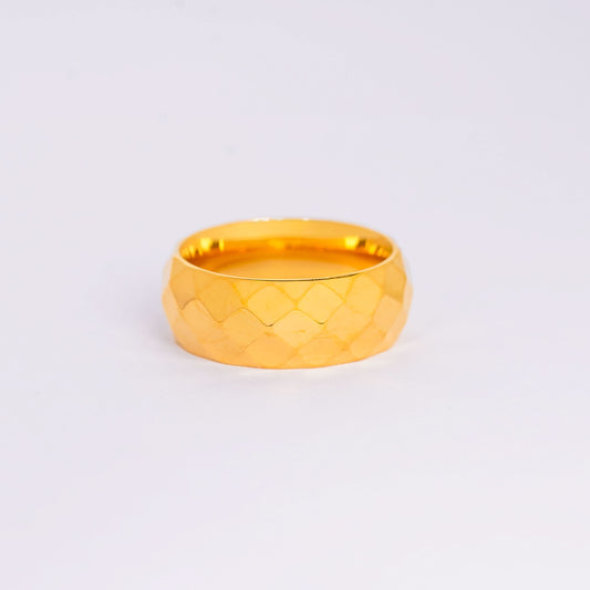 Faceted Diamond-Cut Texture Band Ring – bold geometric faceted ring in 18K gold plated stainless steel, size 7-2