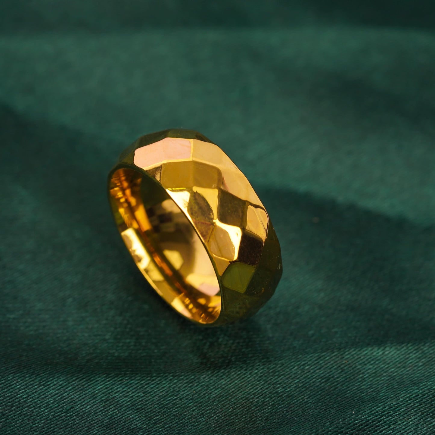 Faceted Diamond-Cut Texture Band Ring – bold geometric faceted ring in 18K gold plated stainless steel, size 7-3