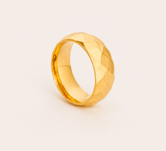Faceted Diamond-Cut Texture Band Ring – bold geometric faceted ring in 18K gold plated stainless steel, size 7