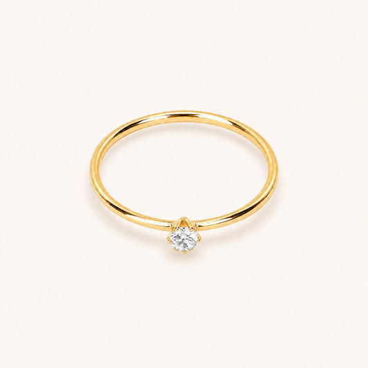 Elegant Gold Solitaire Ring