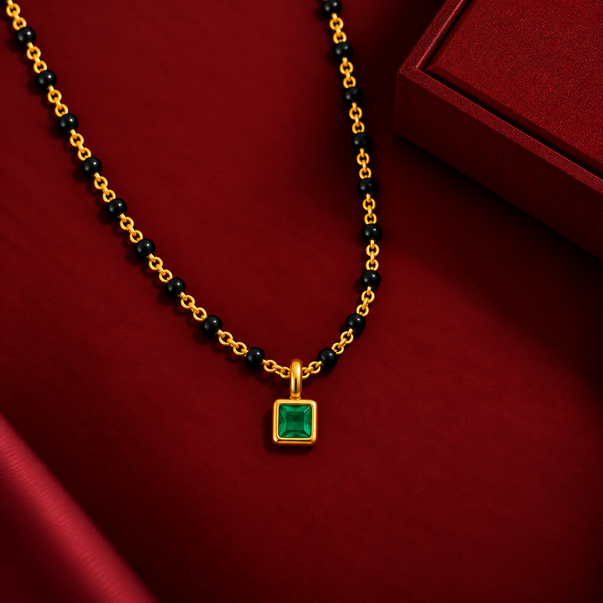 Emerald Solitaire Mangalsutra