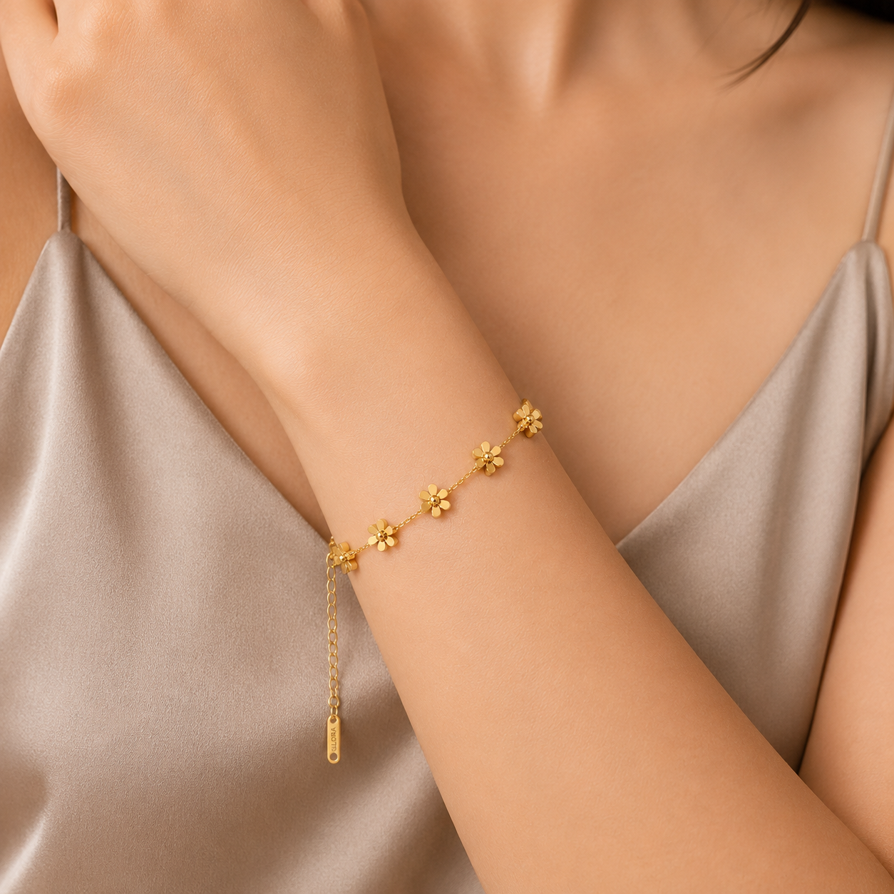 Seven Stationed Daisy Charms Bracelet