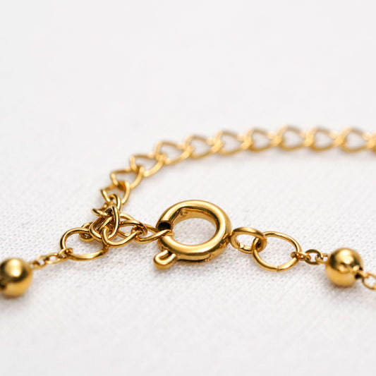 Floral Pearl Charm Bracelet – daisy-inspired pearl charm bracelet in handcrafted 18K gold plated wire design-4