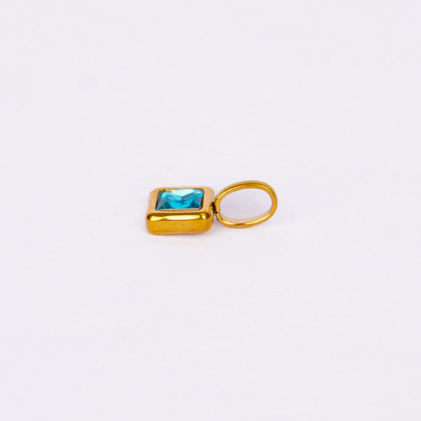 Gem Crystal Pendant Necklace – emerald-cut crystal pendant in 12 colour variants, 18K gold plated, PD18-26