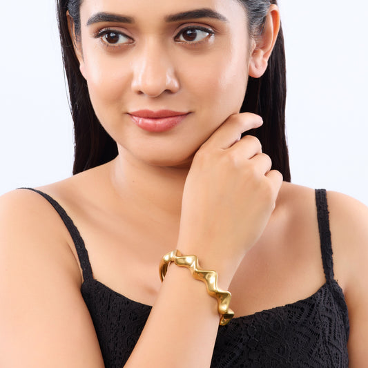 Gilded Ripple Cuff Bracelet – ripple-wave surface sculptural gold plated cuff bracelet for women-9