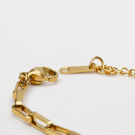 Gold Geometric Bracelet – clasp detail on the geometric gold bracelet