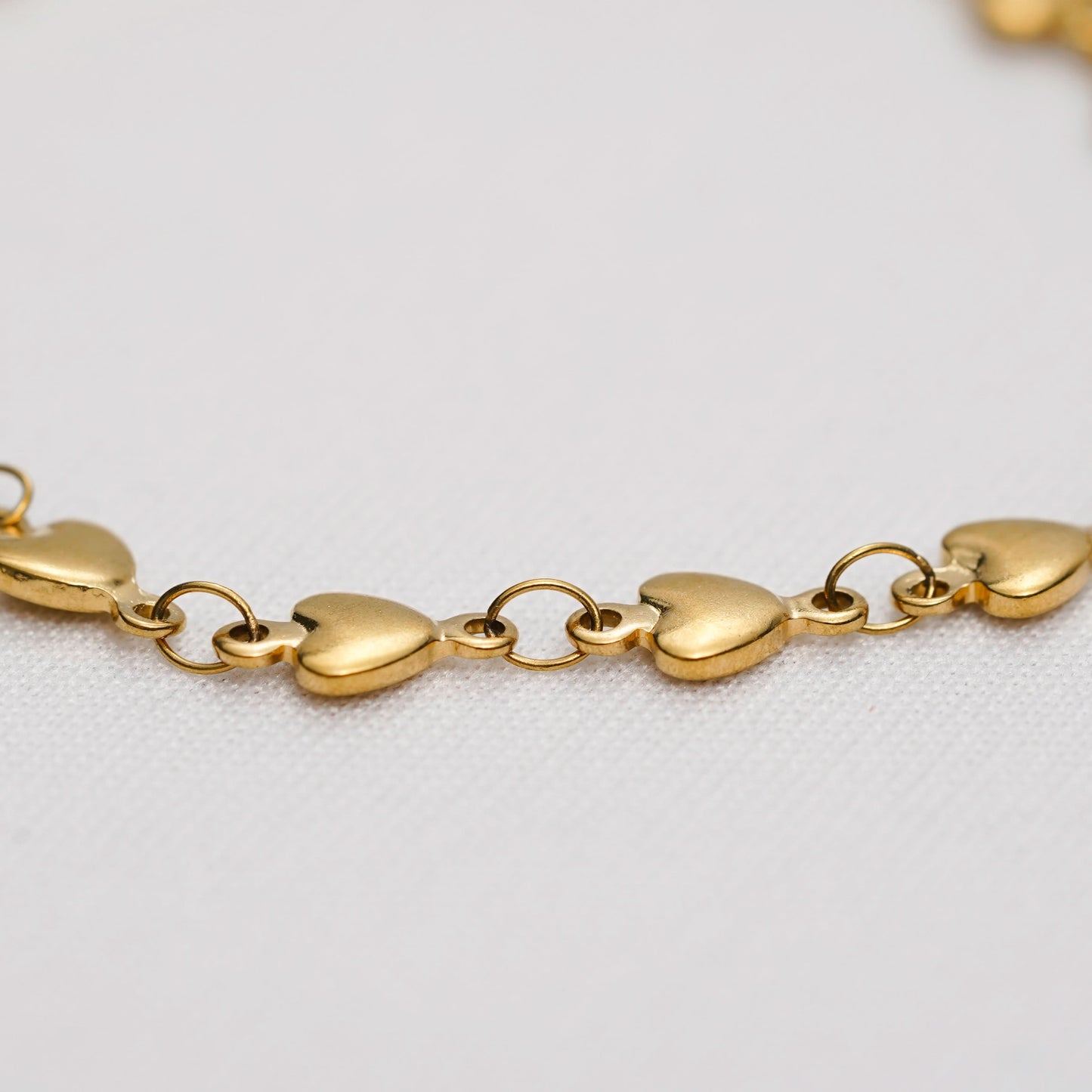 Gold-Toned Heart-Link Bracelet – clasp detail on the heart-link chain