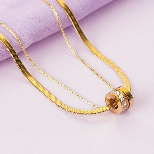 Golden Aura Double-Layer Necklace – close-up of the pendant and chain detail