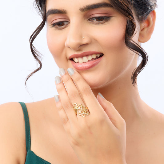 Golden Bloom Flower Ring – close-up highlighting the petal detailing