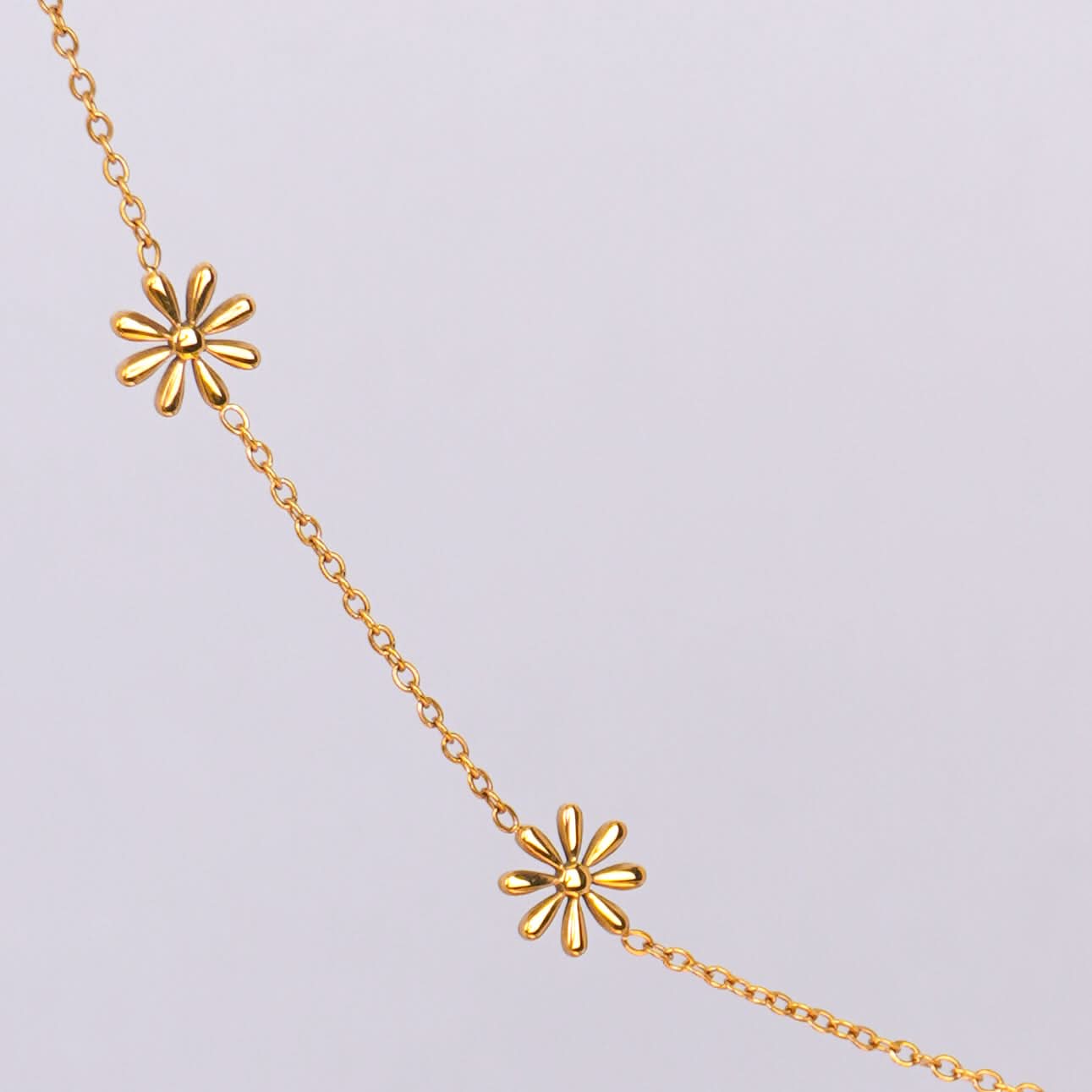 Golden Daisy Pastoral Necklace – botanical daisy pendant necklace in 18K gold plated pastoral finish for women-2