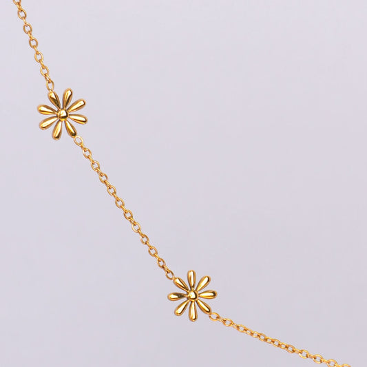 Golden Daisy Pastoral Necklace – botanical daisy pendant necklace in 18K gold plated pastoral finish for women-2