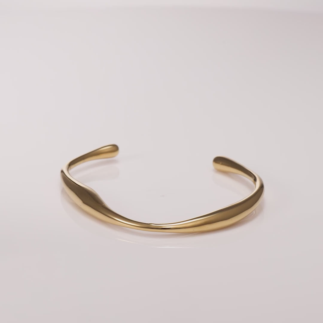 Modern Accent Gold Bracelet