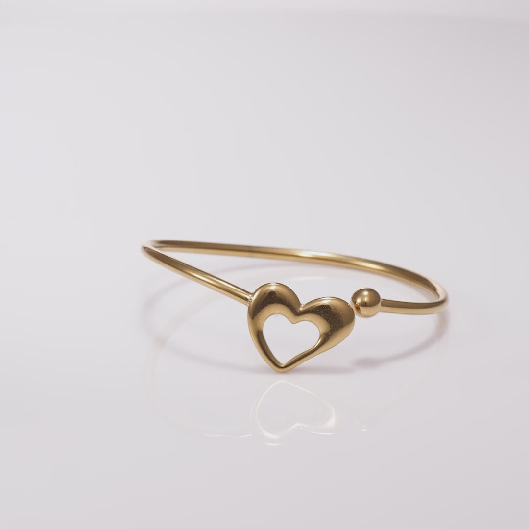 Minimal Heart Design Gold Bangle