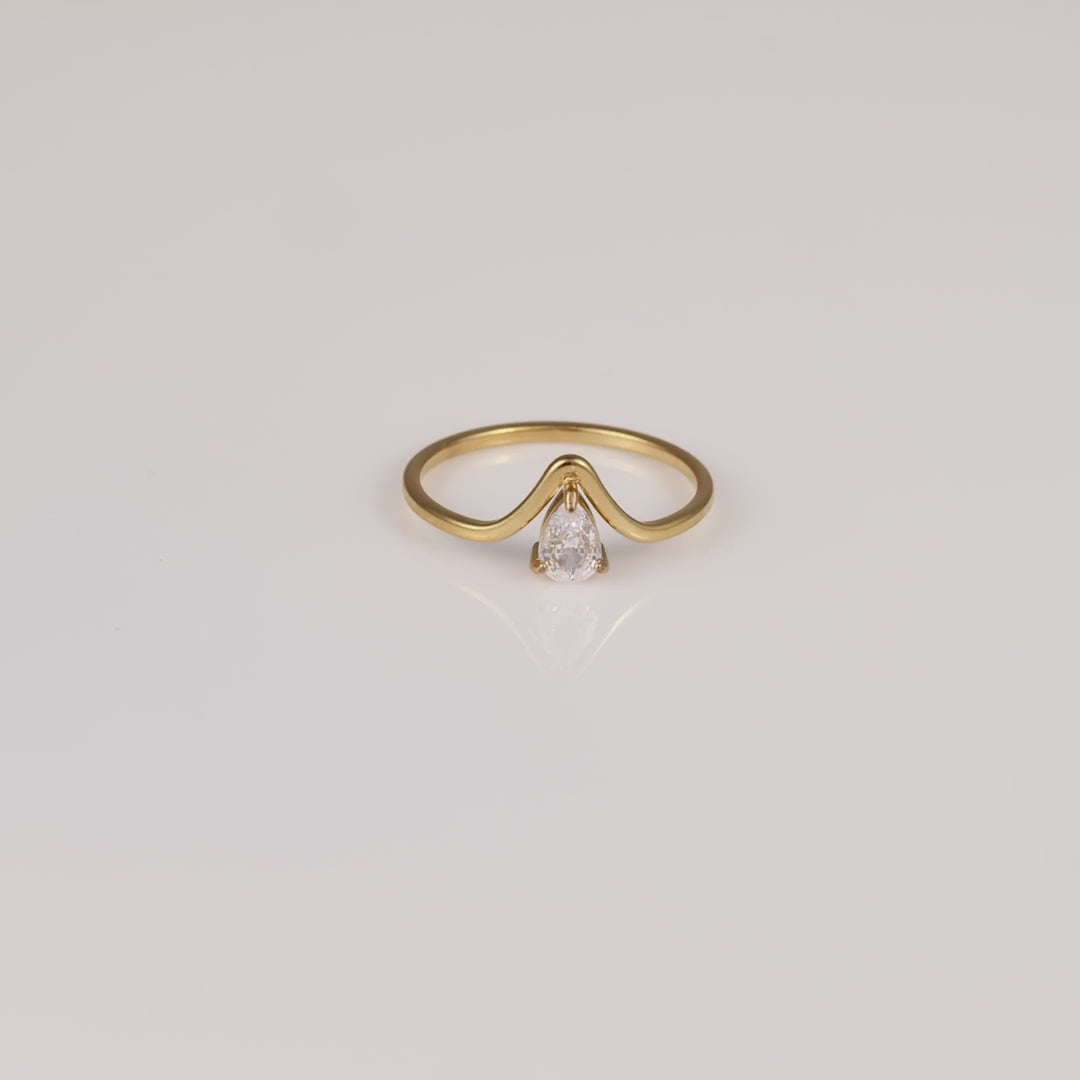 Gilded V-Pear Solitaire